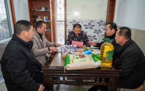 2024，在涌動(dòng)的愛(ài)心中，溫暖開(kāi)啟…